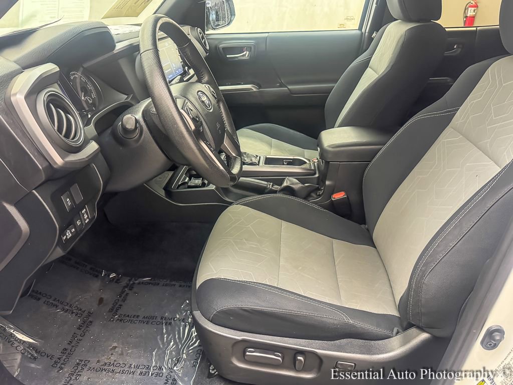 Used 2020 Toyota Tacoma TRD Sport w/ Technology Package image 10