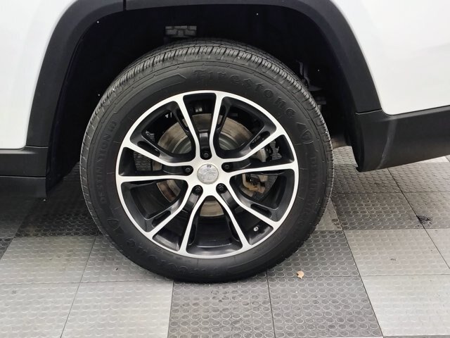Used 2022 Jeep Grand Cherokee L Limited AWD/4WD image 15