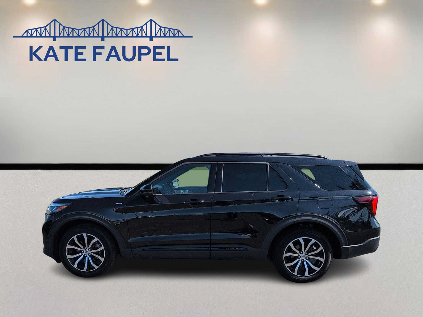 Certified 2026 Ford Explorer ST-Line AWD/4WD image 4