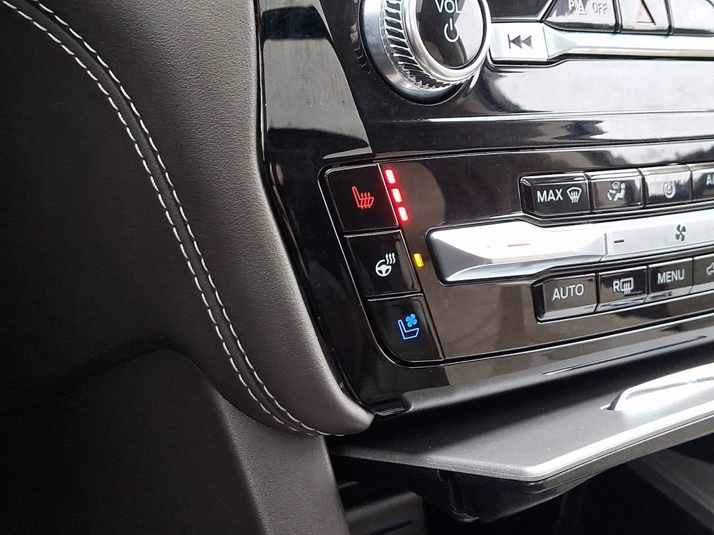 Certified 2022 Ford Explorer Platinum w/ Technology Package image 27