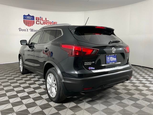 Used 2019 Nissan Rogue Sport SV w/ Technology Package image 4