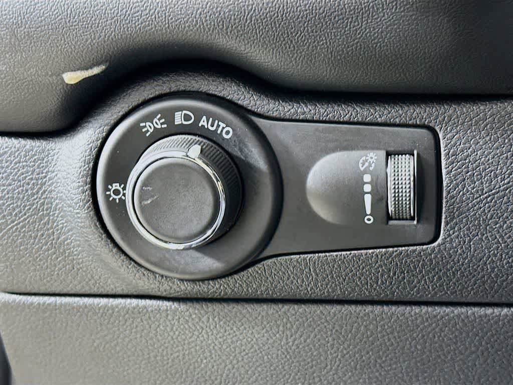 Used 2025 Dodge Durango R/T AWD/4WD image 27