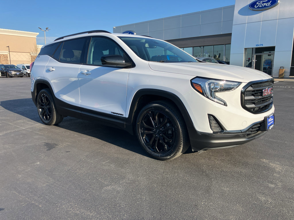 Used 2021 GMC Terrain SLE w/ Elevation Edition image 7