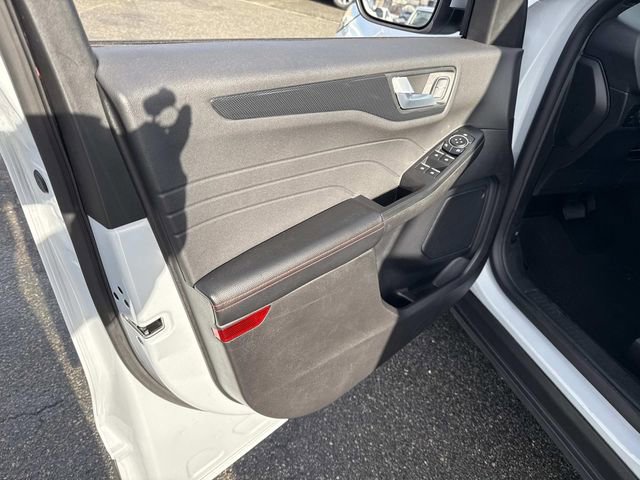 Certified 2025 Ford Escape ST-Line Select image 17