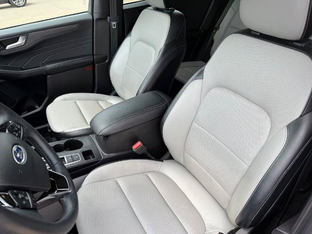 Certified 2023 Ford Escape Platinum AWD/4WD image 11