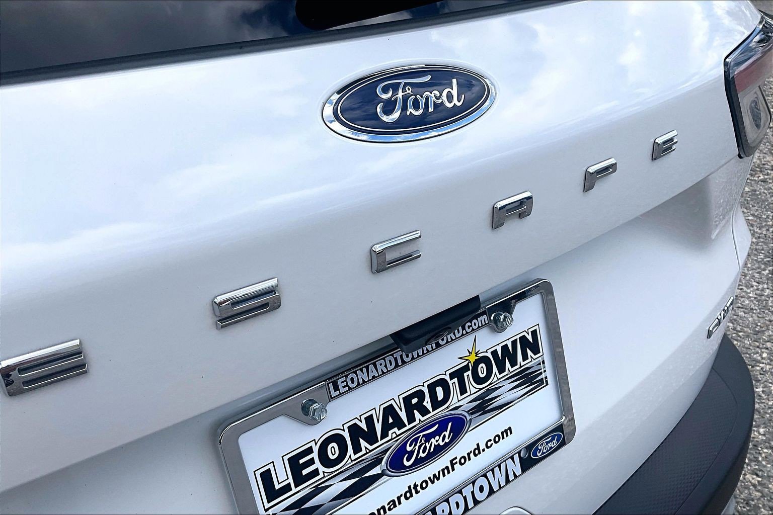 Certified 2022 Ford Escape SEL w/ Technology Package AWD/4WD image 32