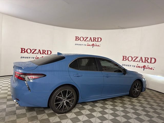Used 2024 Toyota Camry SE FWD image 9