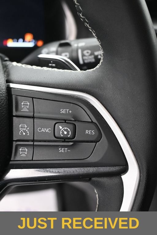 Used 2023 Jeep Grand Cherokee L Laredo AWD/4WD image 18