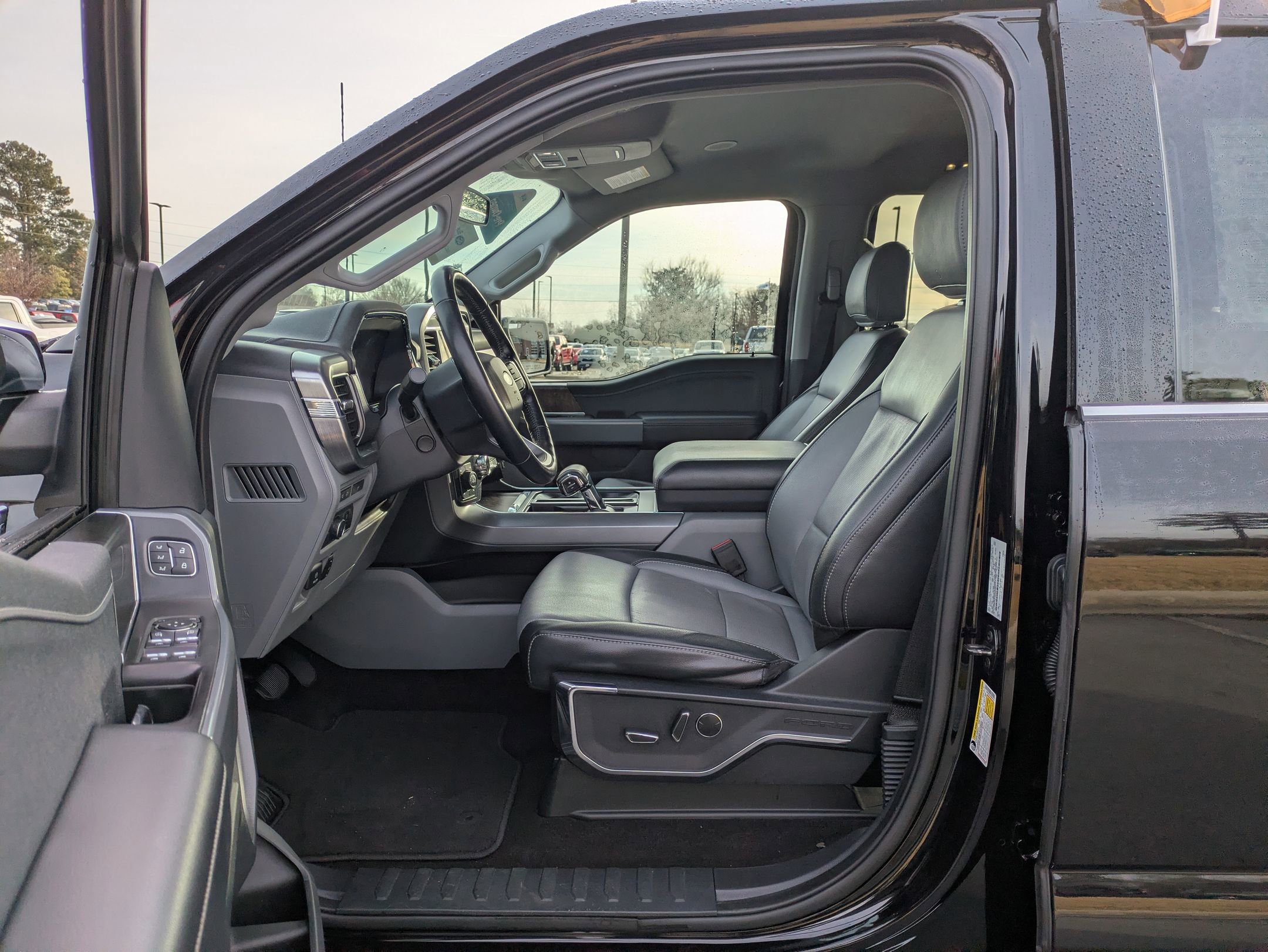 Certified 2022 Ford F150 Lariat w/ Equipment Group 502A High image 13