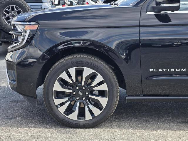 Certified 2025 Ford Expedition Platinum w/ Driver's Package AWD/4WD image 9