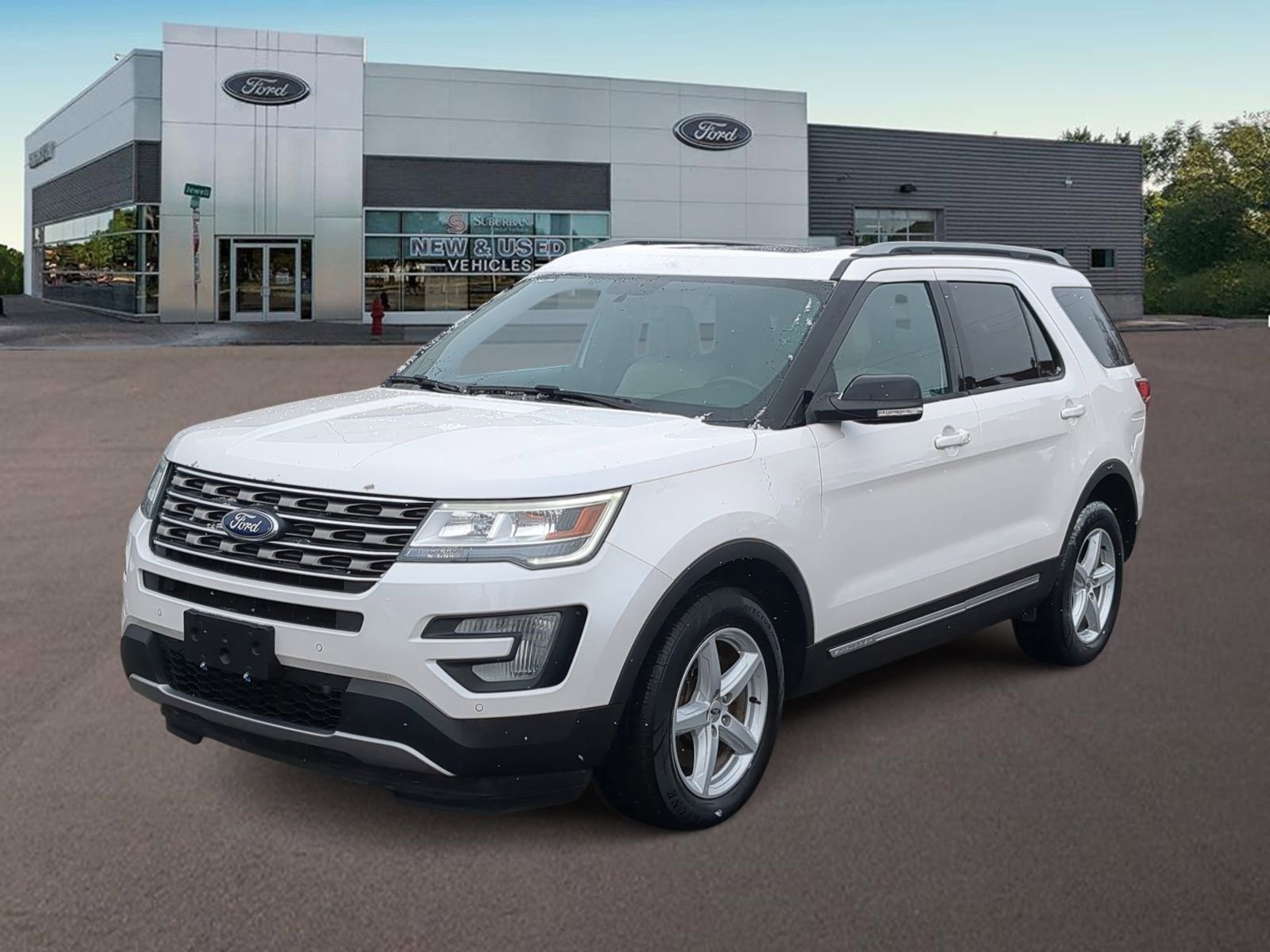 Certified 2017 Ford Explorer XLT w/ Equipment Group 202A image 5