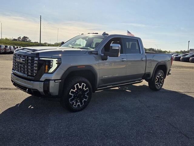 Used 2025 GMC Sierra 2500 Denali Ultimate AWD/4WD image 3