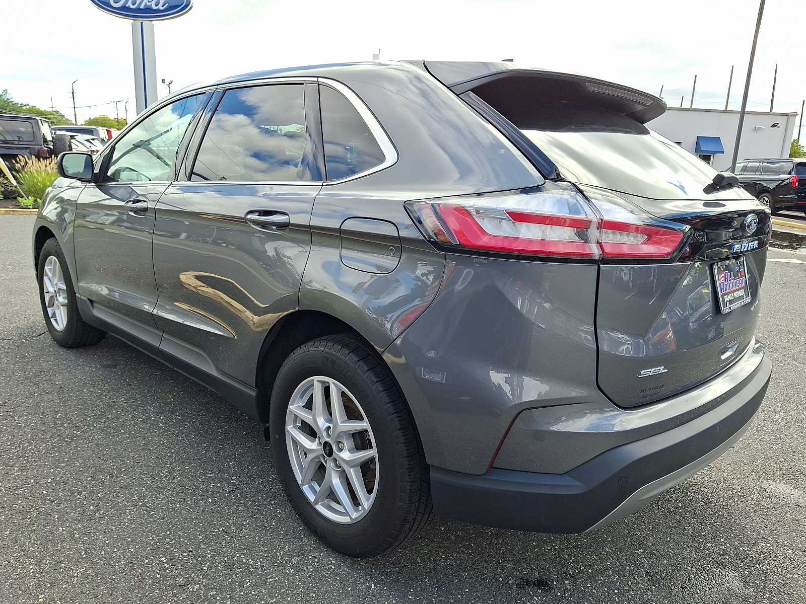 Certified 2024 Ford Edge SEL w/ Convenience Package AWD/4WD image 7