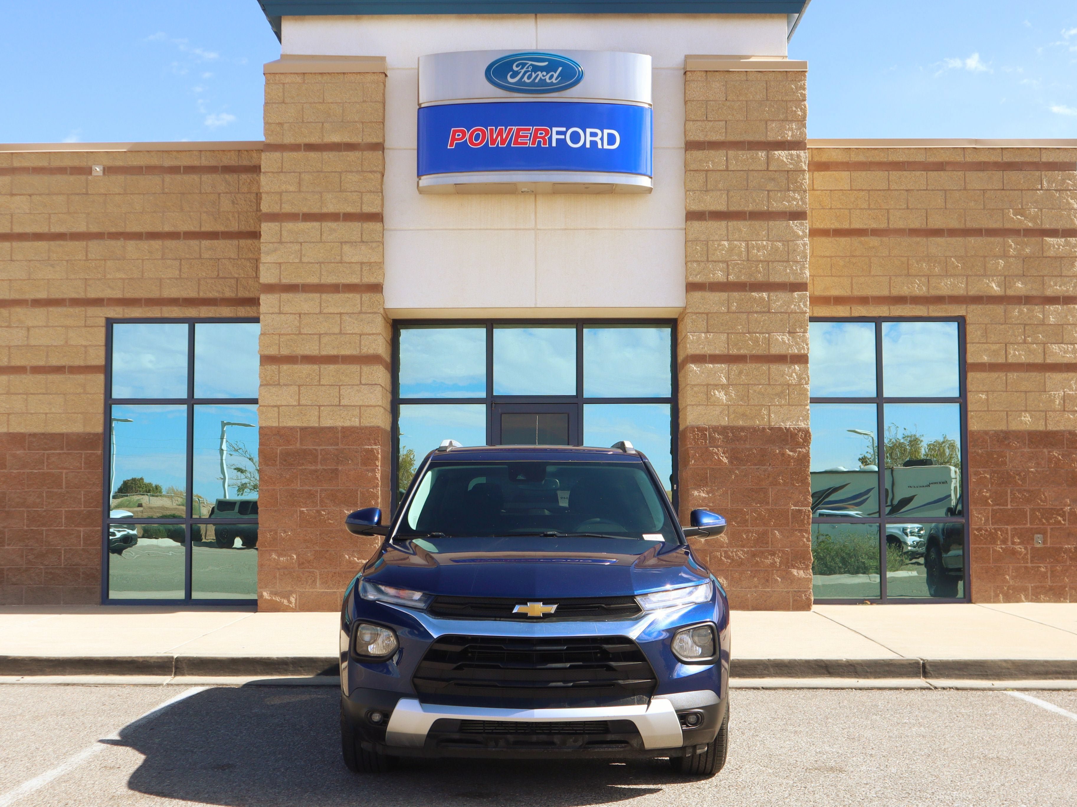 Used 2022 Chevrolet TrailBlazer LT w/ Convenience Package FWD image 3