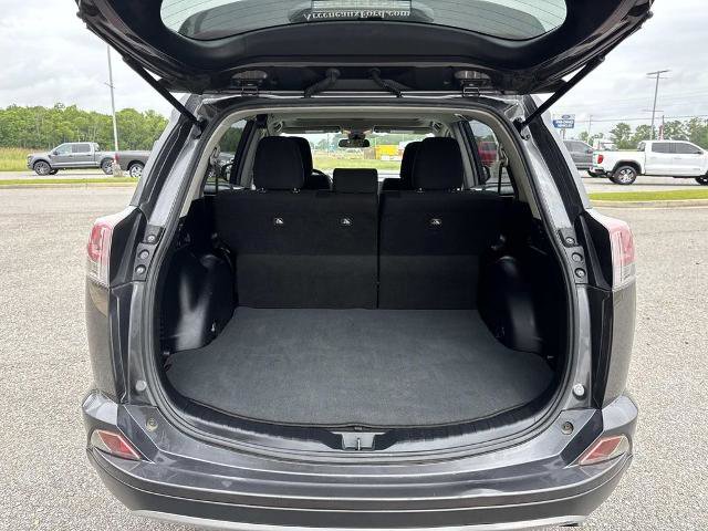 Used 2017 Toyota RAV4 XLE FWD image 8