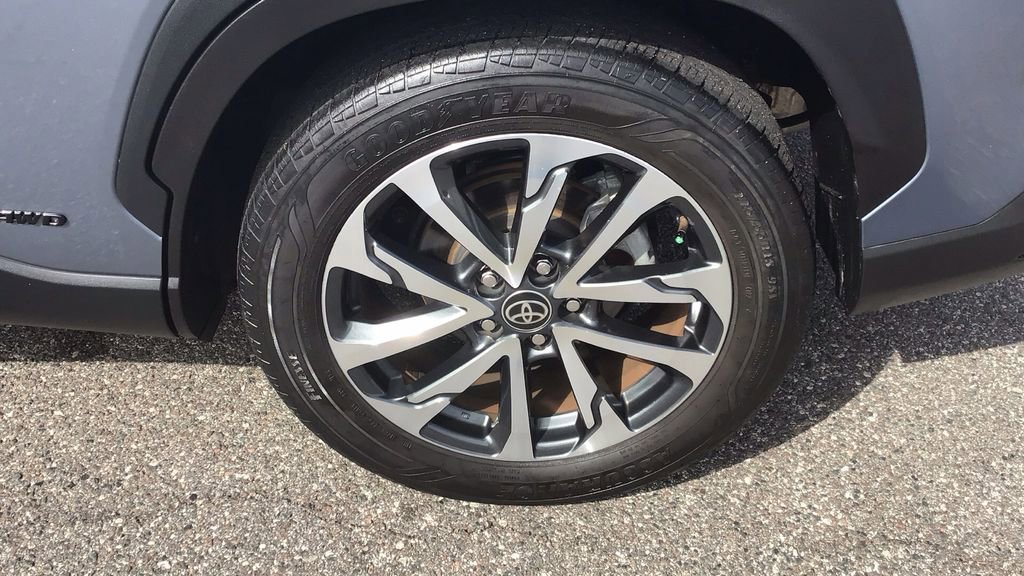 Used 2023 Toyota Corolla Cross XSE w/ Convenience Package image 11