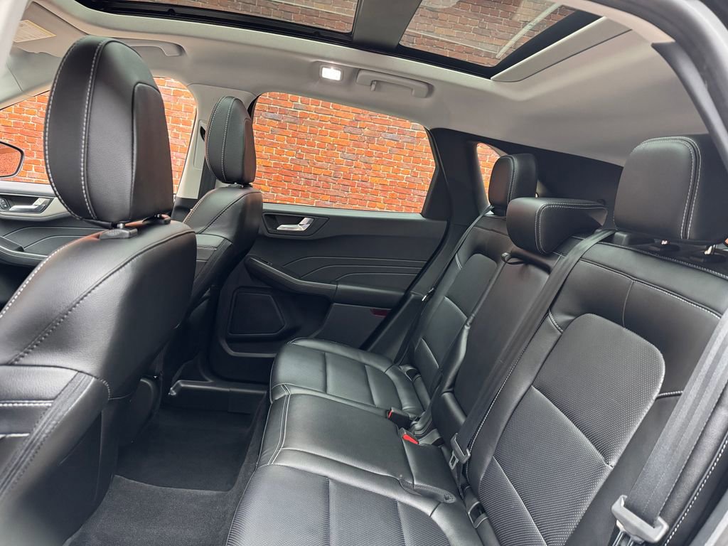 Certified 2022 Ford Escape SEL image 30