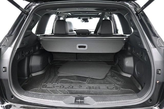 Used 2025 Subaru Forester Touring AWD/4WD image 21