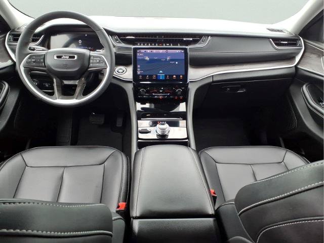 Used 2023 Jeep Grand Cherokee L Limited AWD/4WD image 10