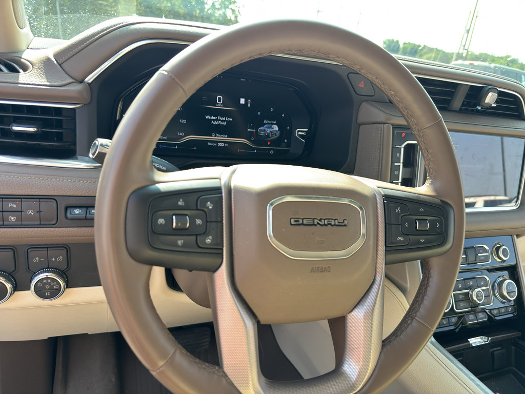 Used 2023 GMC Yukon Denali RWD image 19