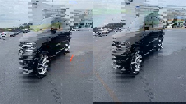 Used 2024 Dodge Durango GT image 2