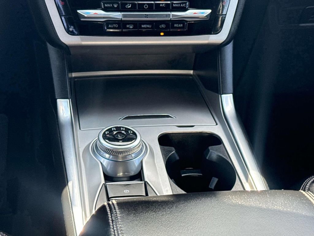 Certified 2022 Ford Explorer XLT w/ Equipment Group 202A image 23