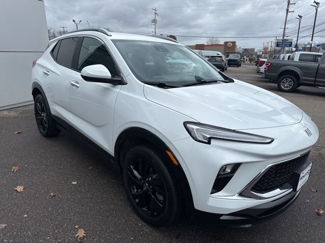 Used 2024 Buick Encore GX Sport Touring AWD/4WD image 4