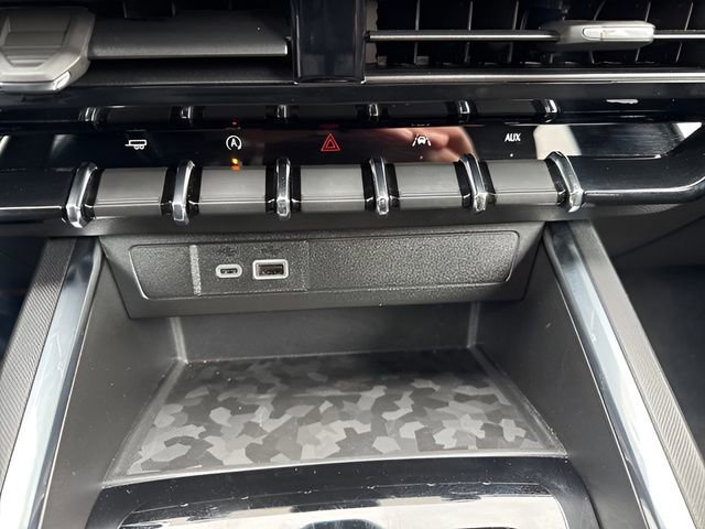 Used 2024 GMC Canyon Elevation w/ Convenience Package image 28