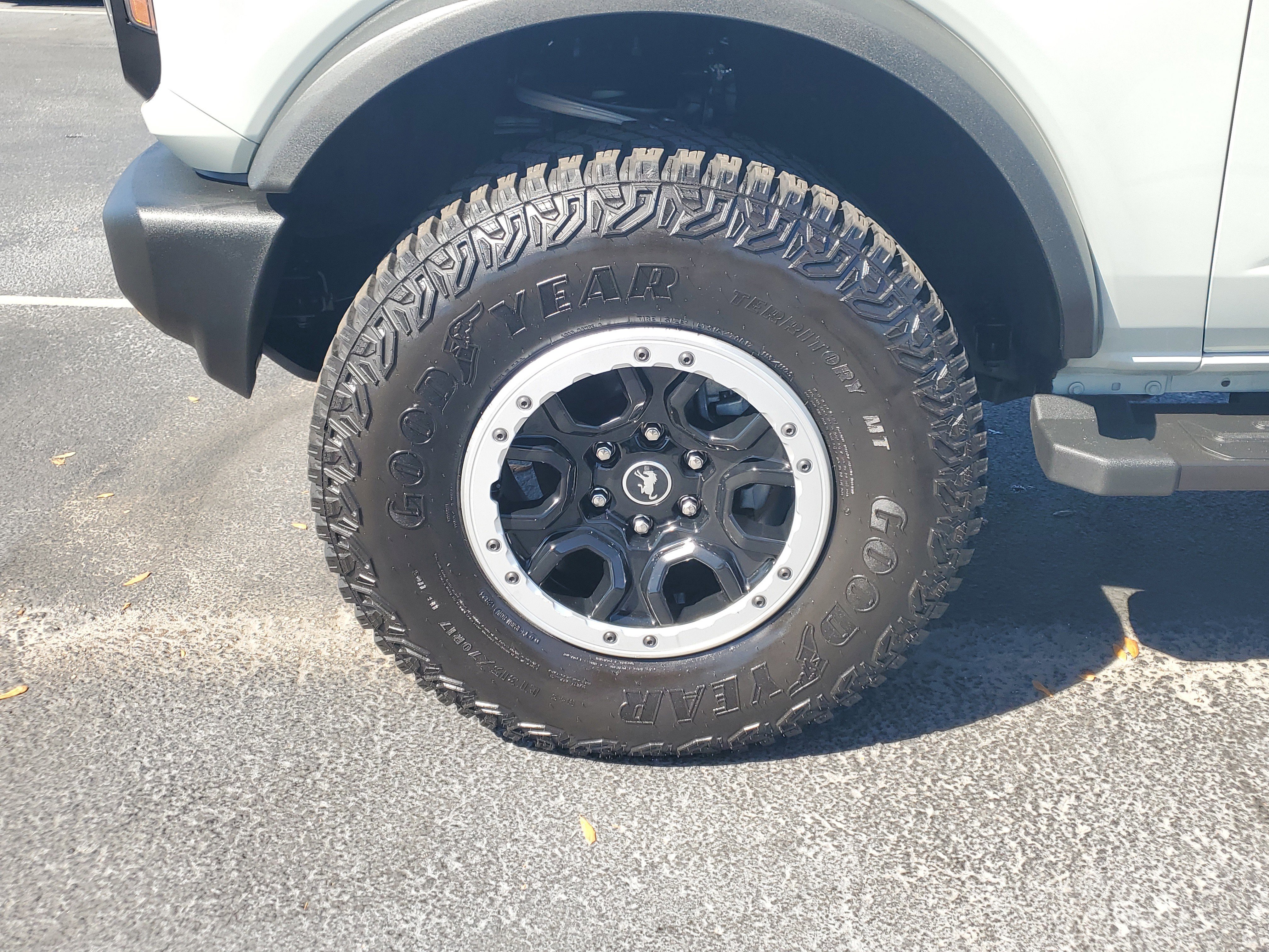 Certified 2023 Ford Bronco Outer Banks w/ Sasquatch Package image 8