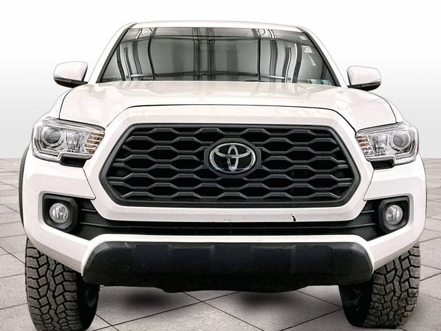 Used 2022 Toyota Tacoma TRD Off-Road w/ Technology Package AWD/4WD image 3