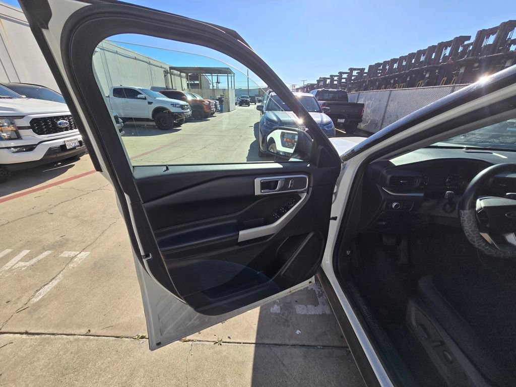 Certified 2021 Ford Explorer XLT image 9