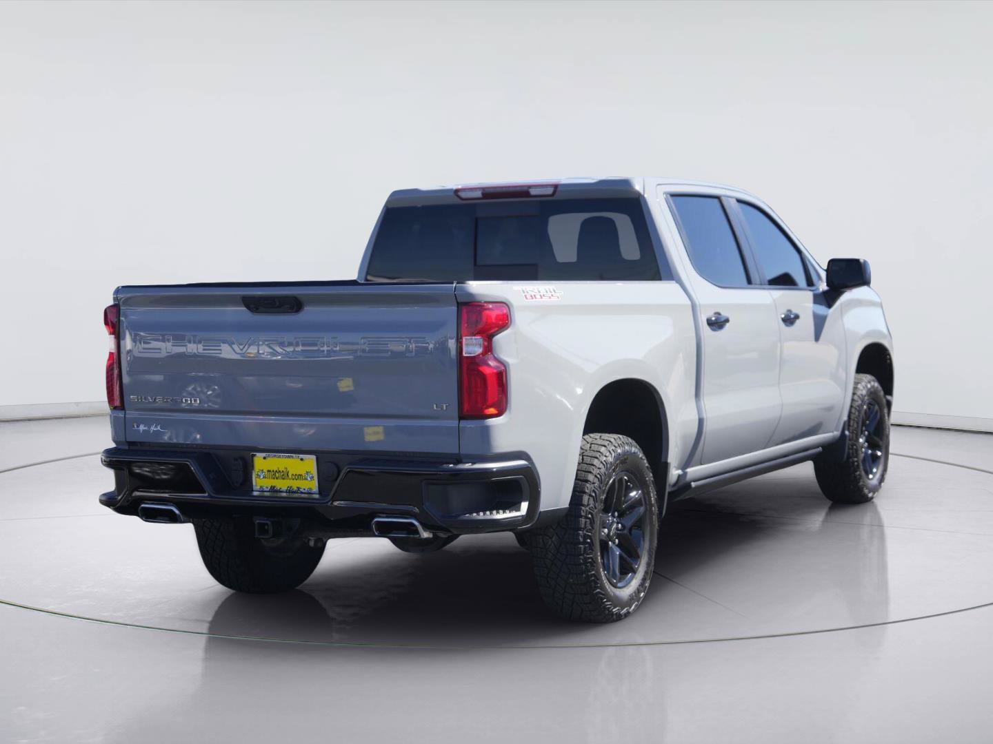 Used 2024 Chevrolet Silverado 1500 LT Trail Boss w/ Convenience Package II AWD/4WD image 6