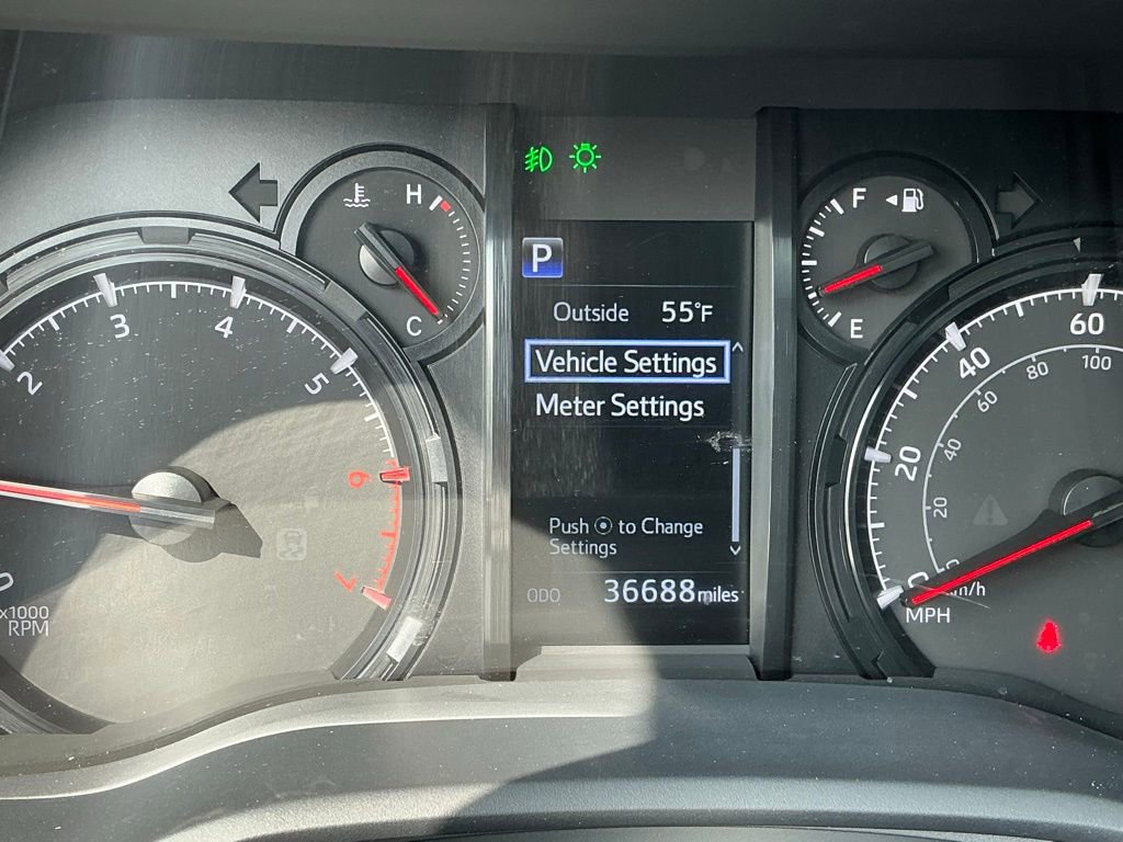 Used 2022 Toyota 4Runner SR5 Premium w/ Moonroof Package image 33