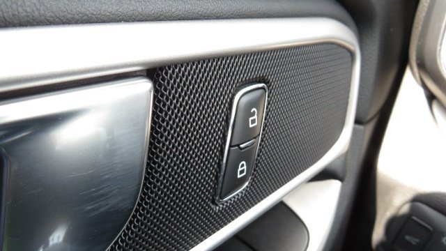 Certified 2022 Ford Explorer XLT w/ Equipment Group 202A image 27