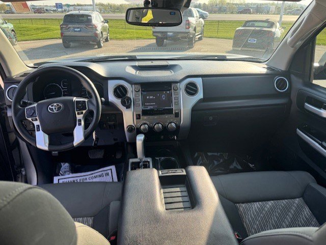 Used 2018 Toyota Tundra SR5 w/ SR5 Upgrade Package AWD/4WD image 30