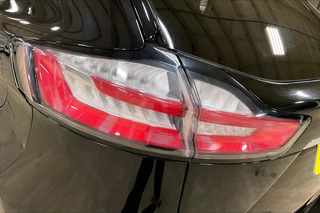 Certified 2019 Ford Edge Titanium w/ Equipment Group 301A AWD/4WD image 28