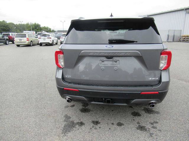 Certified 2022 Ford Explorer XLT w/ Equipment Group 202A AWD/4WD image 6