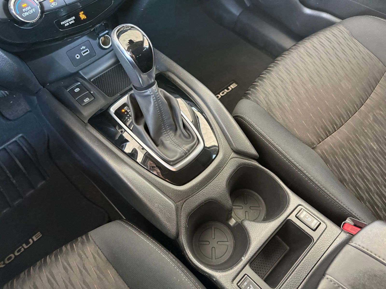 Used 2019 Nissan Rogue SV w/ Premium Package FWD image 19