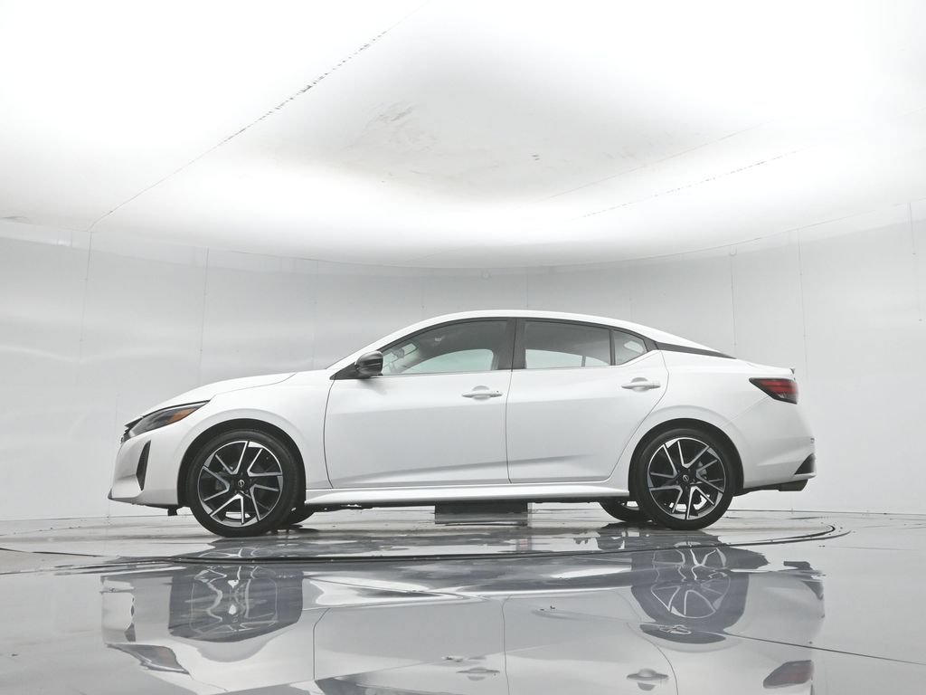 Used 2024 Nissan Sentra SR FWD image 8