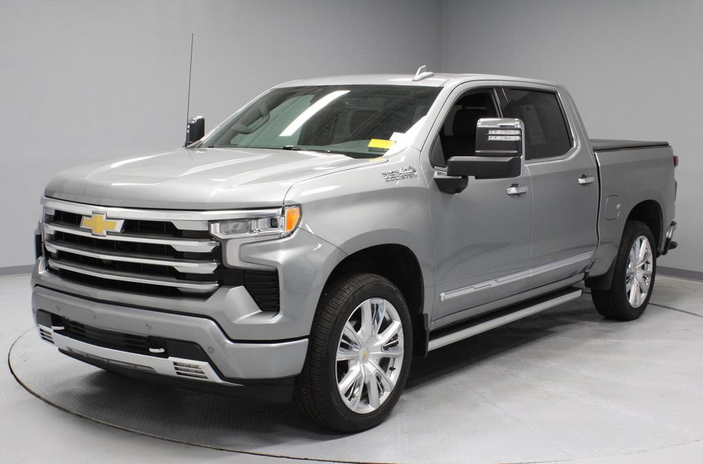 Used 2025 Chevrolet Silverado 1500 High Country w/ High Country Premium Package AWD/4WD image 7