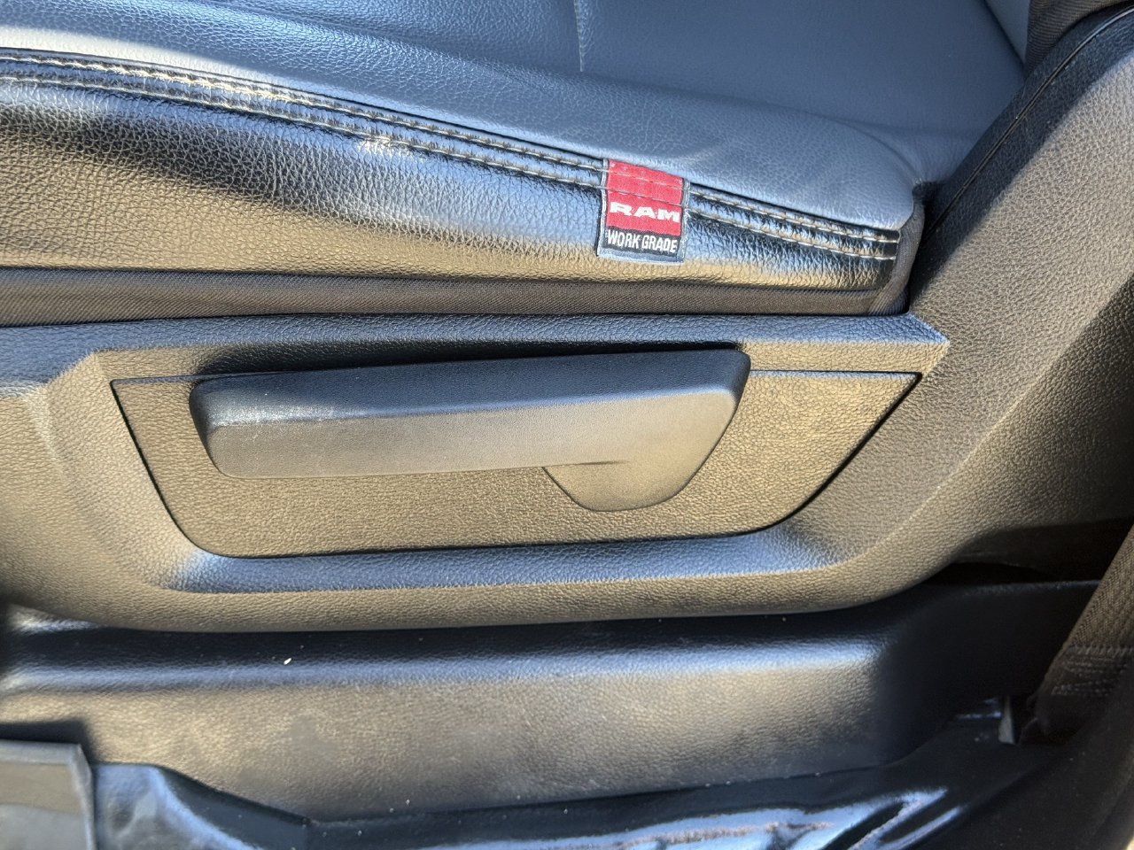 Used 2024 RAM 3500 Tradesman w/ Chrome Appearance Group AWD/4WD image 24