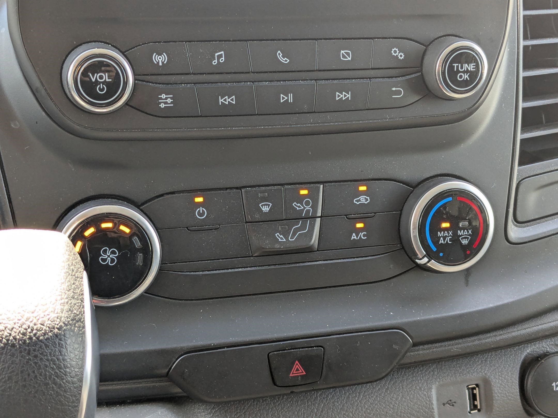 Certified 2024 Ford Transit 150 Low Roof image 27