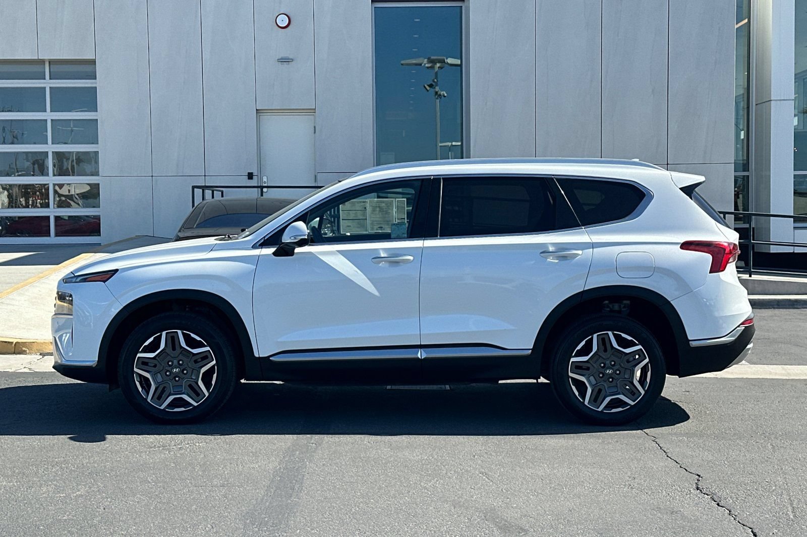 Used 2022 Hyundai Santa Fe Limited w/ Cargo Package AWD/4WD image 6