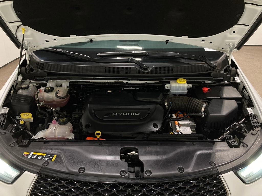 Used 2023 Chrysler Pacifica Touring-L image 13