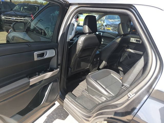 Certified 2023 Ford Explorer Limited w/ Limited Technology Package AWD/4WD image 12