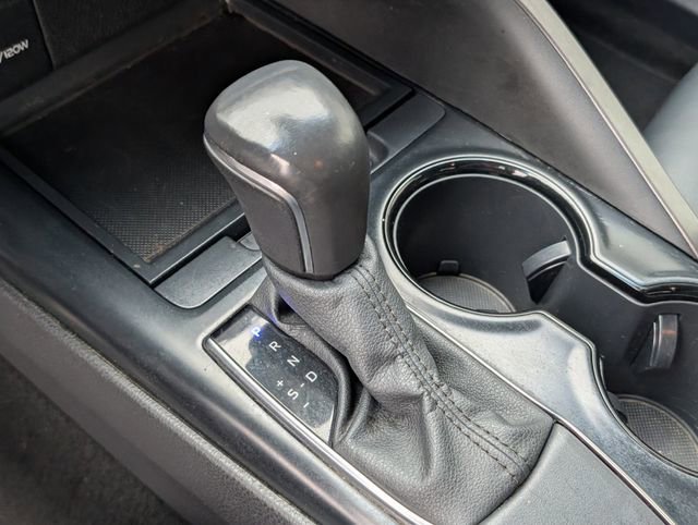 Used 2020 Toyota Camry SE image 16