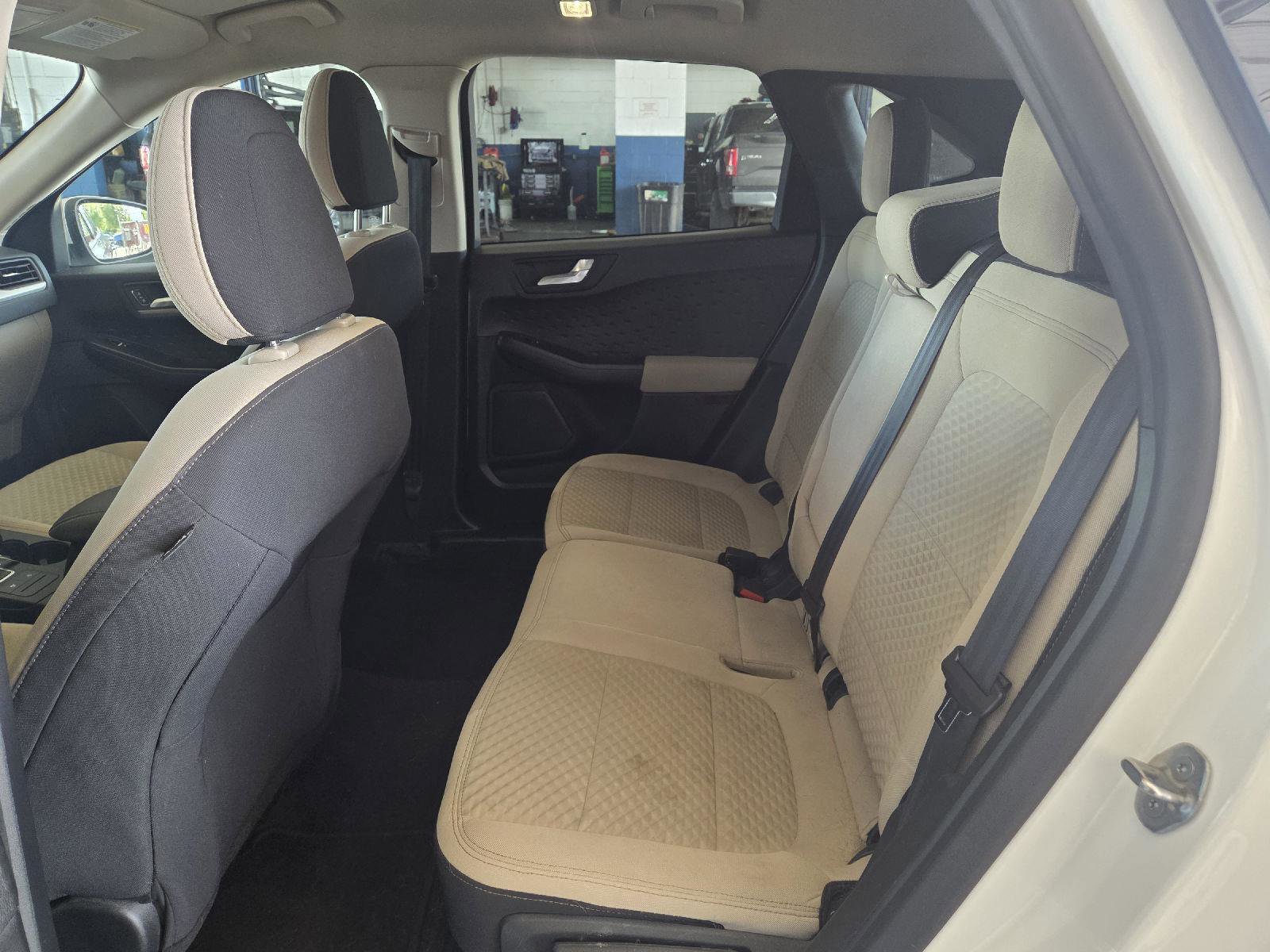 Certified 2020 Ford Escape SE image 12