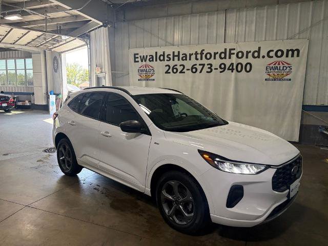 Certified 2023 Ford Escape ST-Line w/ Tech Pack #1 AWD/4WD image 2