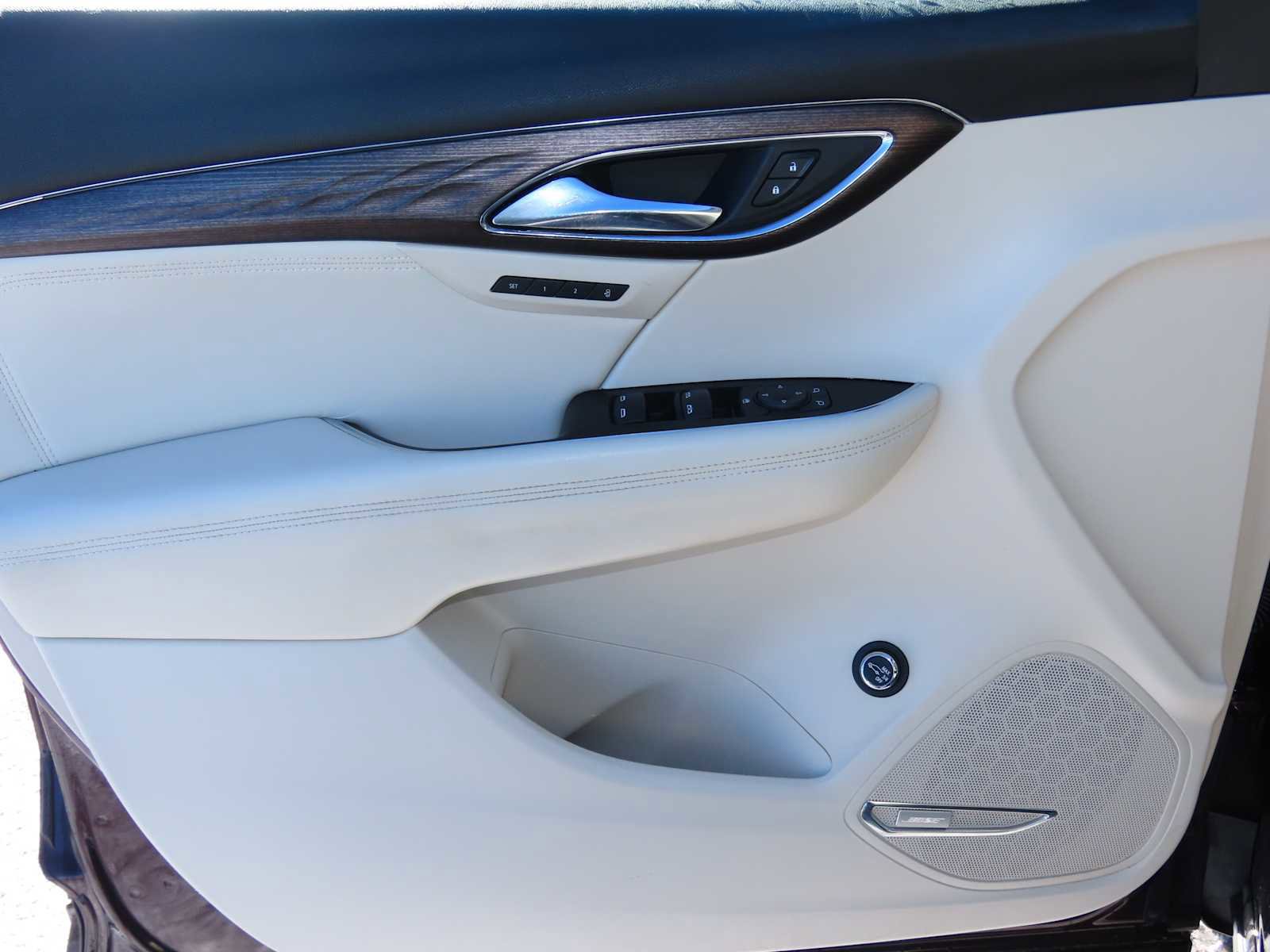 Used 2023 Buick Envision Avenir image 17