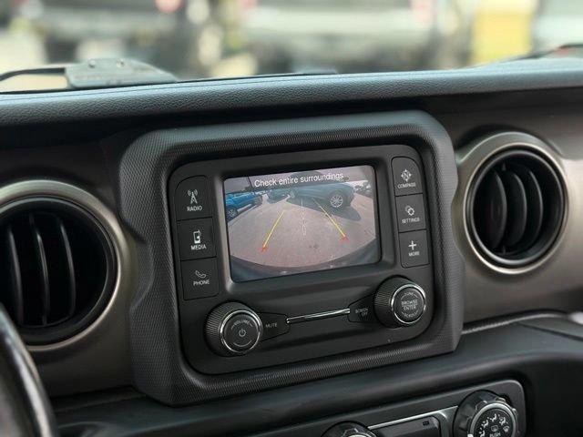 Used 2020 Jeep Wrangler Sport AWD/4WD video 3